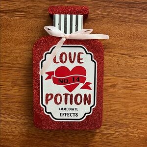 Love Potion Red Glitter Bath Decor